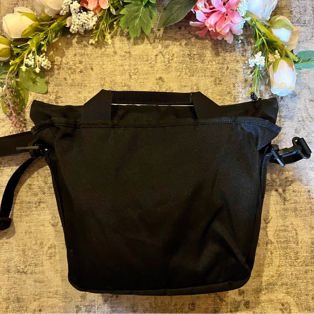 Eddie Bauer Sturdy Ripstop Crossbody Handbag Black - Picture 9 of 16